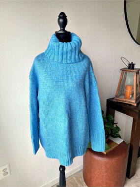 American Eagle Outfitters  Blue Turtleneck Sweater Size Small NWT